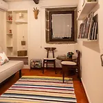 Casa Do Muro Alto
