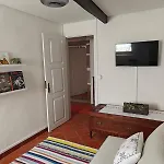 Casa Do Muro Alto *