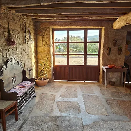 Casa Do Muro Alto Alvelos