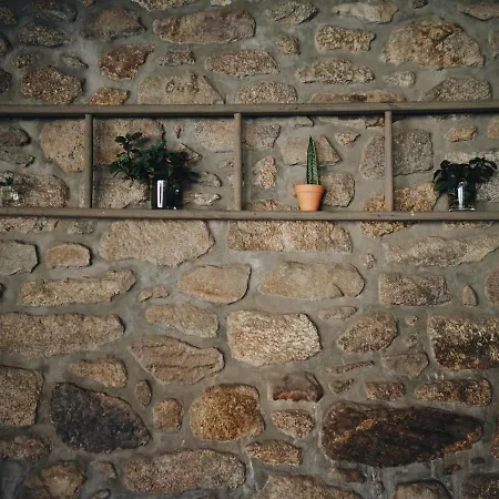 Casa Do Muro Alto
